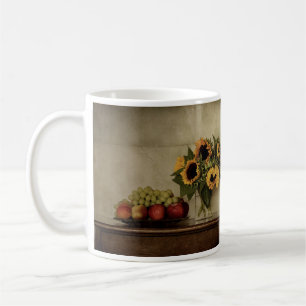 Sonnenblumen in Vase, Obstschale auf dem Tisch Kaffeetasse
