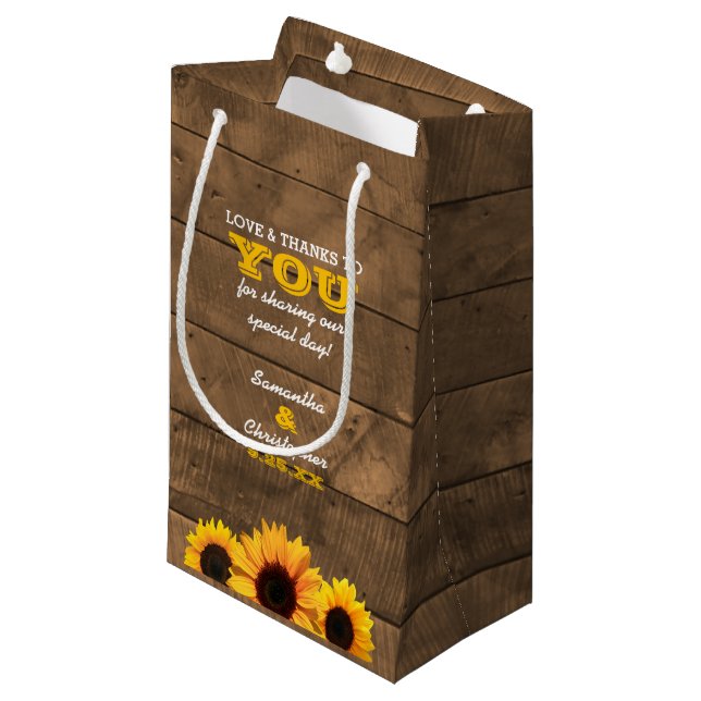 Sonnenblumen & rustikales Holz-Hochzeitsgast Kleine Geschenktüte (Vorderseite Schrägansicht)