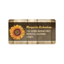Sonnenblumen und rustikale Holzadressen