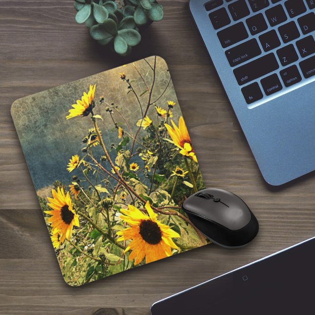 Sonnenblumen vor dem Foto der Sturmwolken Mousepad (Von Creator hochgeladen)
