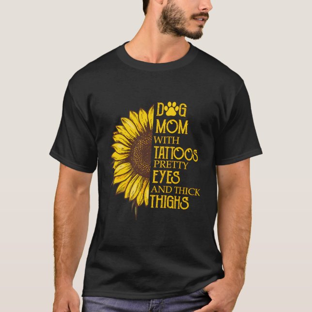 Sonnenblumenhund Mama mit Tattoos Hübsche Augen un T-Shirt (Vorderseite)