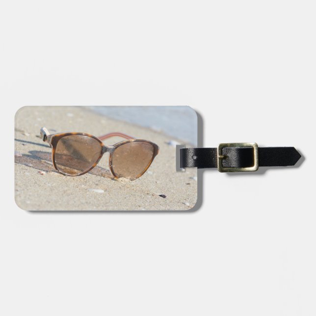 Sonnenbrille am Strand Gepäckanhänger (Vorderseite horizontal)