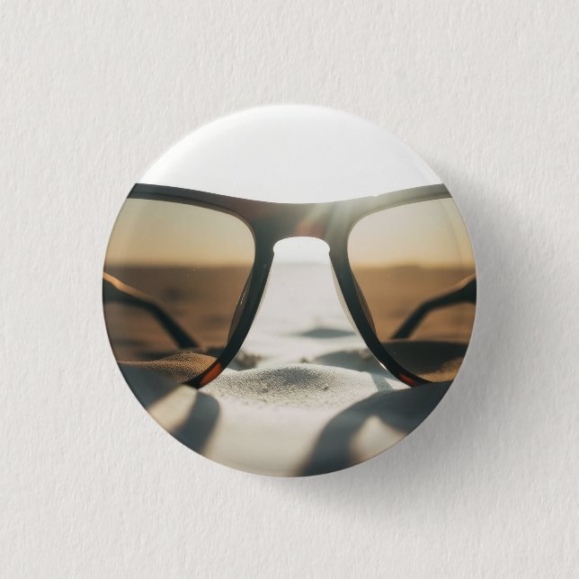 Sonnenbrille auf Sand Button (Vorderseite)