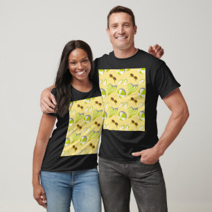 Sonnenbrille und Sonnenhut mit klarem Strandbild T-Shirt