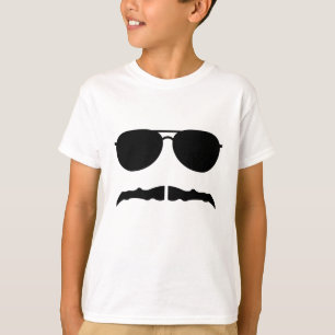 Sonnenbrille und 'stache T-Shirt