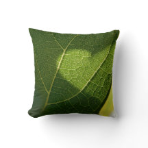 Sonnendurchflutetes Blatt Herz Kissenbezug