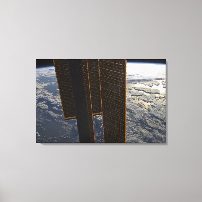 Sonnenkollektoren der Internationalen Raumstation Leinwanddruck (Vorderseite)