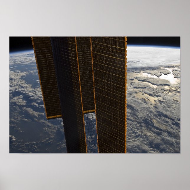 Sonnenkollektoren der Internationalen Raumstation Poster (Vorne)