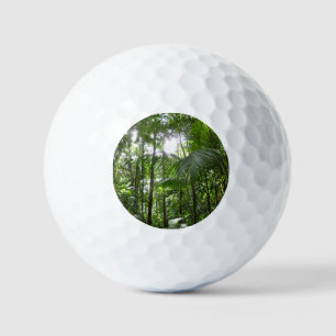 Sonnenlicht durch Regenwaldkanopie tropisches Grün Golfball