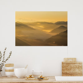 Sonnenlicht strahlt am Nebel Poster