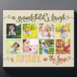 Sonnenschein im hauseigenen Grandchild Quote Foto Fotoplatte<br><div class="desc">Erstellen Sie Ihre eigene hübsche Foto-Plakette mit 8 Ihrer Lieblings-Fotos. Im Design steht das Zitat "Das Lachen eines Enkels ist das Sonnenschein im Haus". Es ist in verzierter Kalligrafie mit Lieben und einer farbenfrohen Farbpalette von olivgrün durch sonnige Gelb und verbrannte Orange geschrieben. Die Fotovorlage ist für Sie bereit, um...</div>