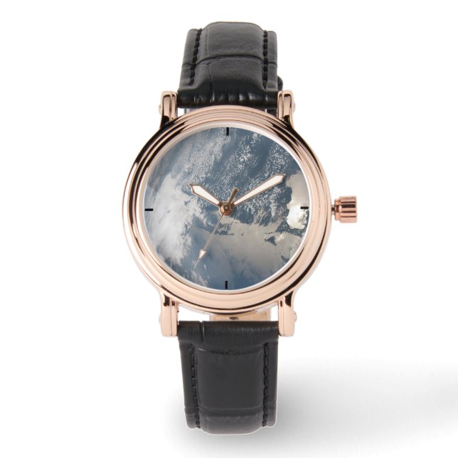 Sonnenschein im Wasser der Erde. Armbanduhr (Vorderseite)