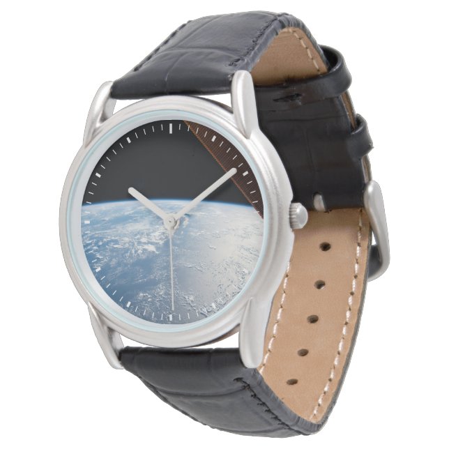 Sonnenschein in den Gewässern des Pazifiks Armbanduhr (Schrägansicht)