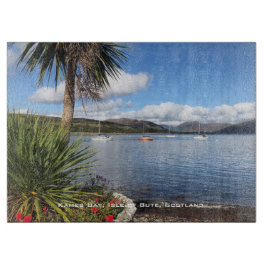 Sonnenschein in Schottland. Bucht mit Palmen und Y Schneidebrett