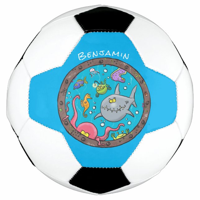 Sonnenseebewohner unter Wasser zeichnend Cartoon Fußball (Vorderseite)