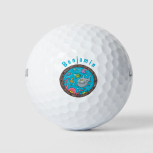Sonnenseebewohner unter Wasser zeichnend Cartoon Golfball