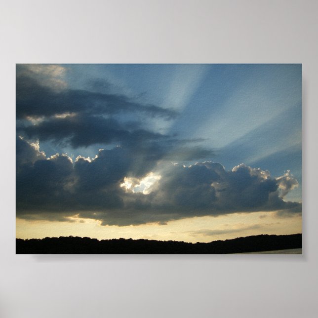 Sonnenstrahlen durch die Wolken Poster (Vorne)