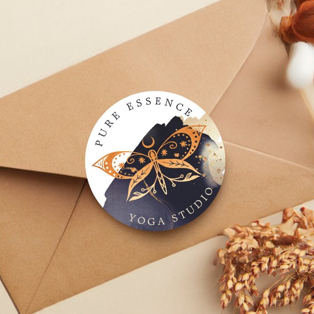 Sonnenstrahlen und Mondbraten Runder Aufkleber (Holistic Celestial Sun & Moon Butterfly Dark Ink Classic Round Sticker)