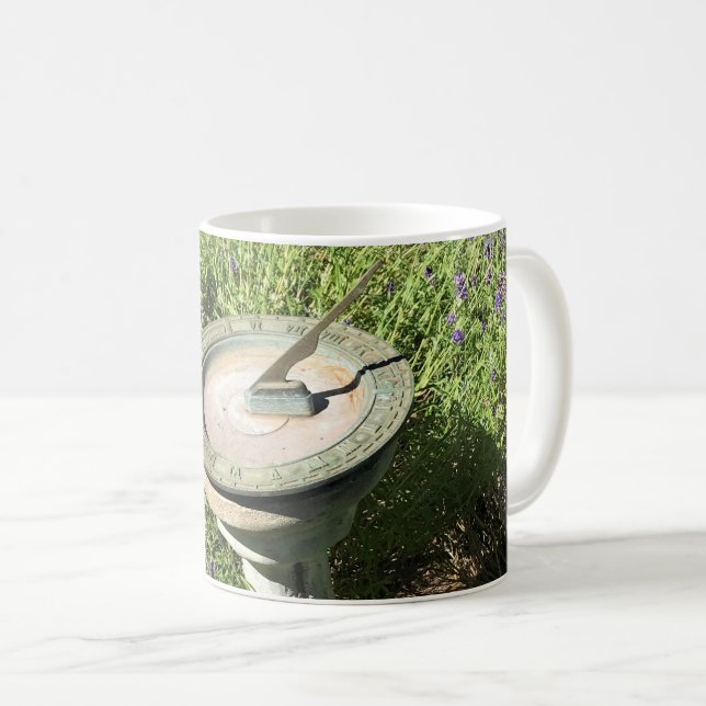 Sonnenuhr in Lavendel Kaffeetasse (VorderseiteRechts)