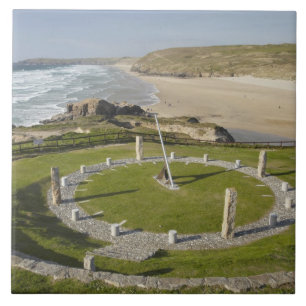 Sonnenuhr und Perran Beach, Perranporth, Cornwall, Fliese