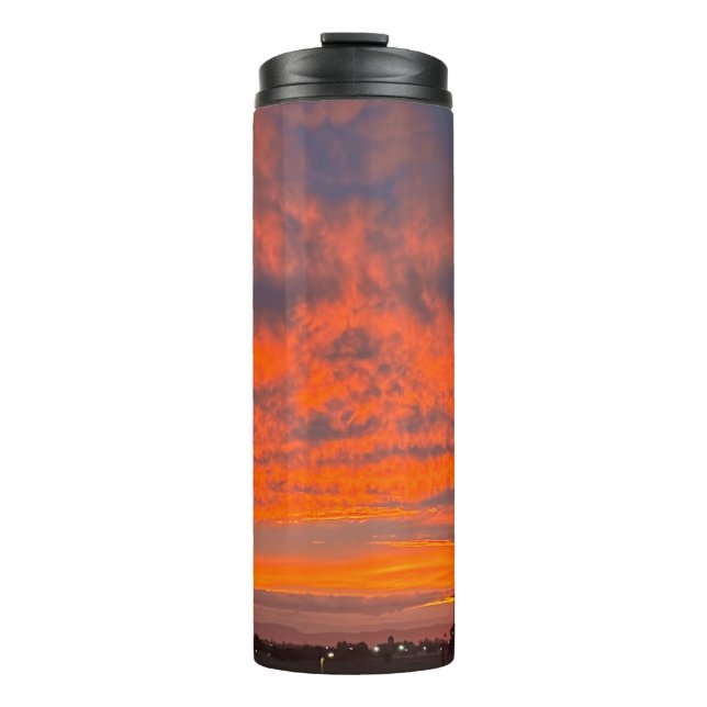 Sonnenuntergang am Feuer Thermosbecher (Vorderseite)