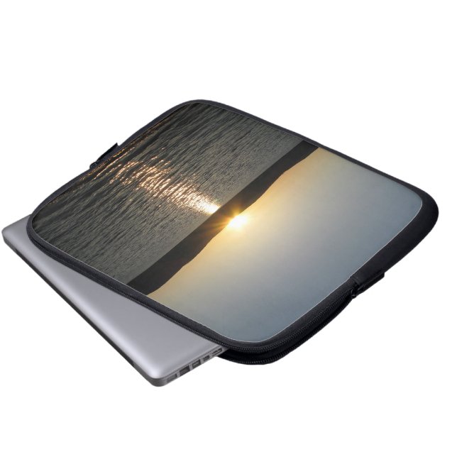 Sonnenuntergang am Onota See: Vertikal Laptopschutzhülle (Vorne Knopf)