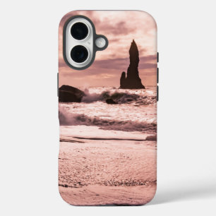 Sonnenuntergang am schwarzen Sandstrand Reynisfjar iPhone 16 Hülle