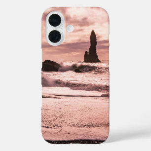 Sonnenuntergang am schwarzen Sandstrand Reynisfjar iPhone 16 Hülle