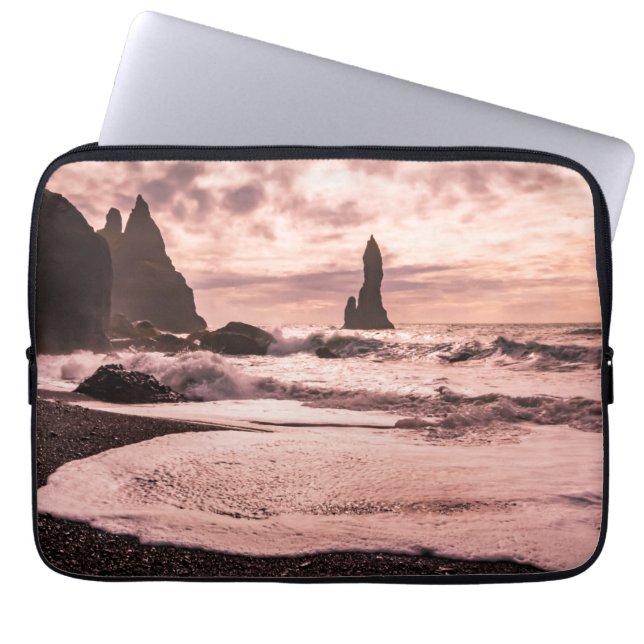 Sonnenuntergang am schwarzen Sandstrand Reynisfjar Laptopschutzhülle (Vorderseite)