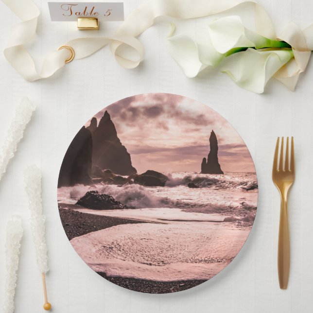 Sonnenuntergang am schwarzen Sandstrand Reynisfjar Pappteller (Hochzeit)