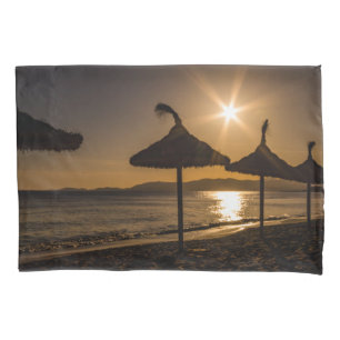 Sonnenuntergang am Strand, Mallorca, Spanien Kissenbezug