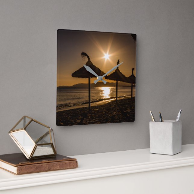 Sonnenuntergang am Strand, Mallorca, Spanien Quadratische Wanduhr (Büro)