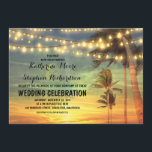 Sonnenuntergang am Strand und Lichterketten Einlad Einladung<br><div class="desc">Hochzeitsfeiern am Strand mit Hängeleuchten an den Palmen. Tropische und moderne Hochzeit am Strand lädt mit farbenfrohen Sonnenuntergängen am Meer ein. — Alle Designelemente von Jinaiji</div>