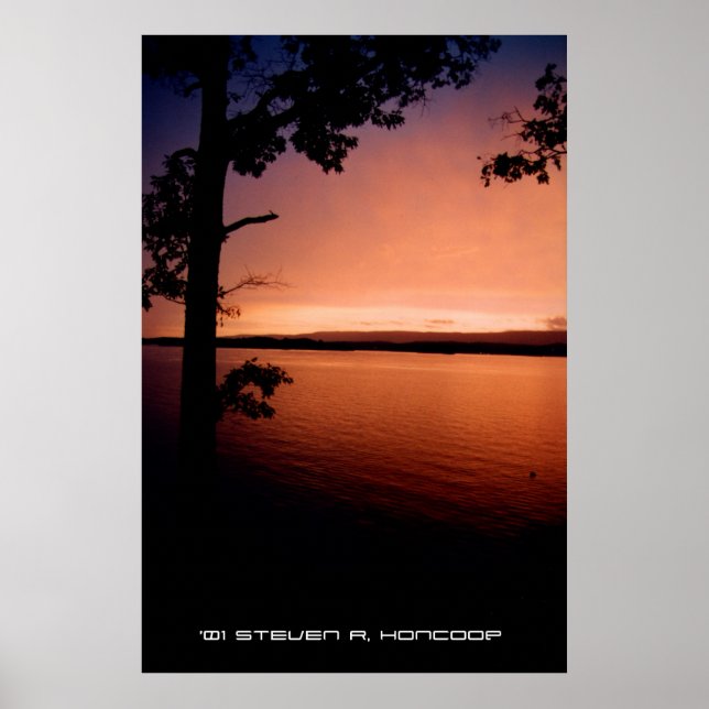 Sonnenuntergang am Ufer Poster (Vorne)
