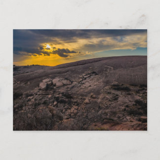 Sonnenuntergang am verzauberten Felsen Postkarte