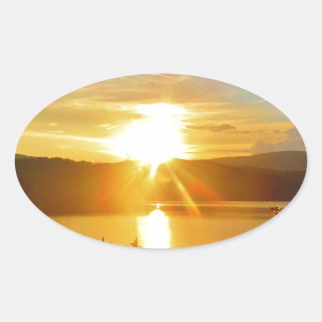 Sonnenuntergang auf dem Bergsee Arrowhead Ovaler Aufkleber (Vorderseite)