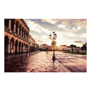 Sonnenuntergang auf dem Platz Padova in Italien Fotodruck