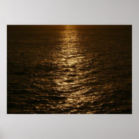 Sonnenuntergang auf dem Wasser Abstrakte Ozeanfoto
