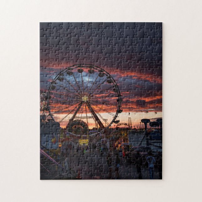Sonnenuntergang auf der Iowa Staat Messe in Des Mo (Vertikal)