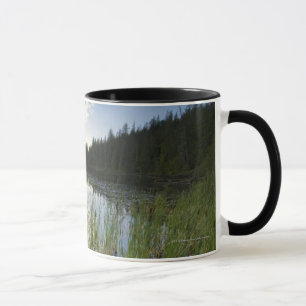 Sonnenuntergang auf einem kleinen See Tasse