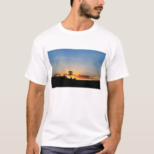 Sonnenuntergang-Bauernhof Londrina T-Shirt