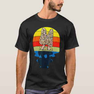 Sonnenuntergang beim Sammeln von Morchel-Pilzen T-Shirt