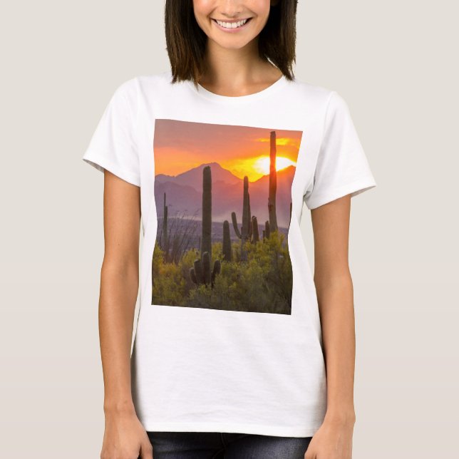 Sonnenuntergang der Wüste, Arizona T-Shirt (Vorderseite)