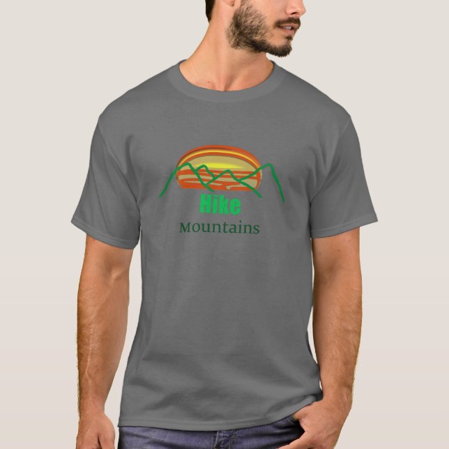 Sonnenuntergang Hinter dem Wandern Berge Silhouett T-Shirt (Vorderseite)