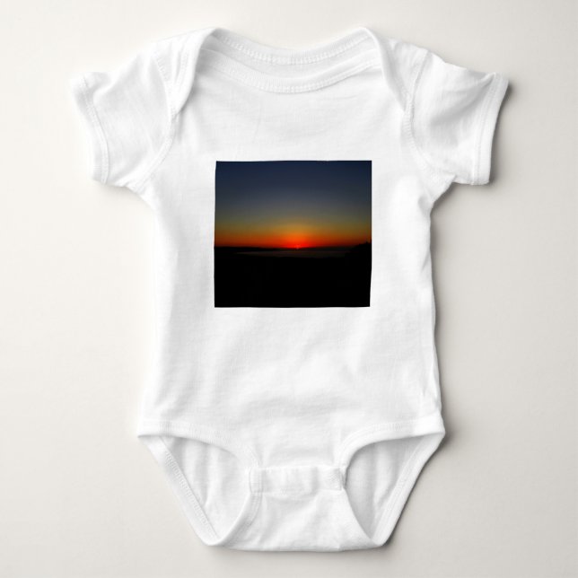 Sonnenuntergang im Wasser Baby Strampler (Vorderseite)