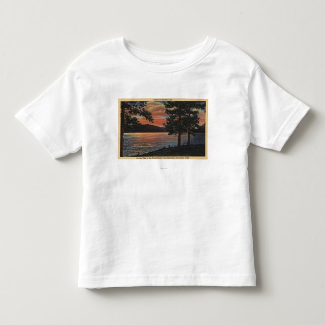 Sonnenuntergang in Big Bear See Kleinkind T-shirt (Vorderseite)