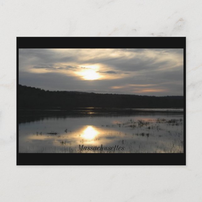 Sonnenuntergang in dem Fluss, MA Postkarte (Vorderseite)