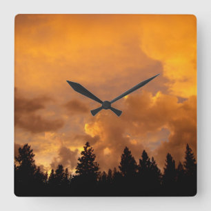 Sonnenuntergang in den Sierras Quadratische Wanduhr