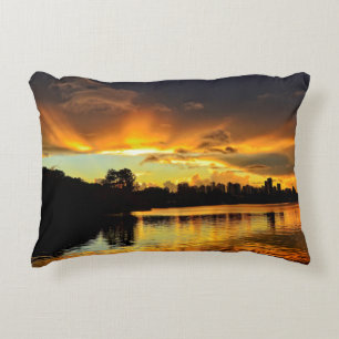 Sonnenuntergang in der Stadt Londrina, Brasilien Zierkissen