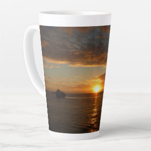 Sonnenuntergang in der tropischen Seenlandschaft S Milchtasse